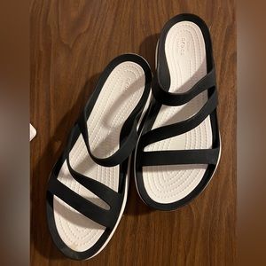 Crocs Sandals Women Sz 8